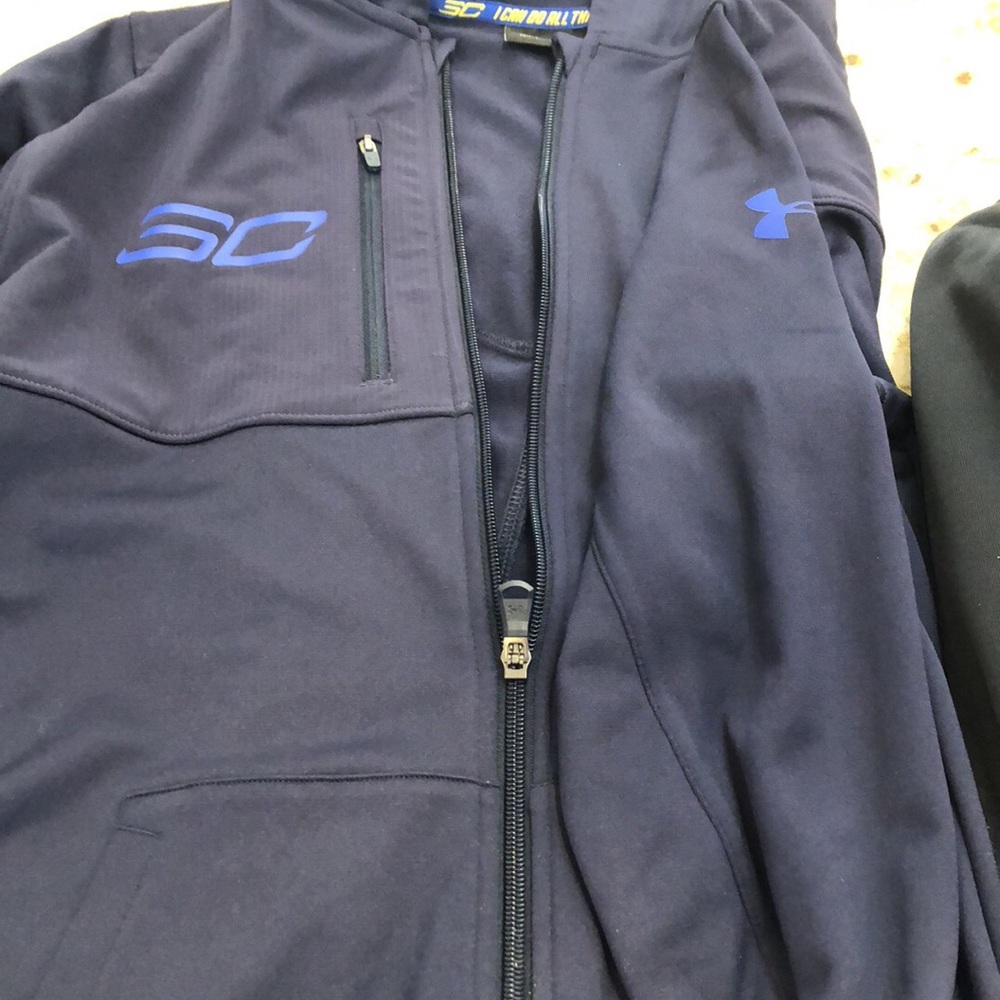 Under Armour zip up jacket YXL